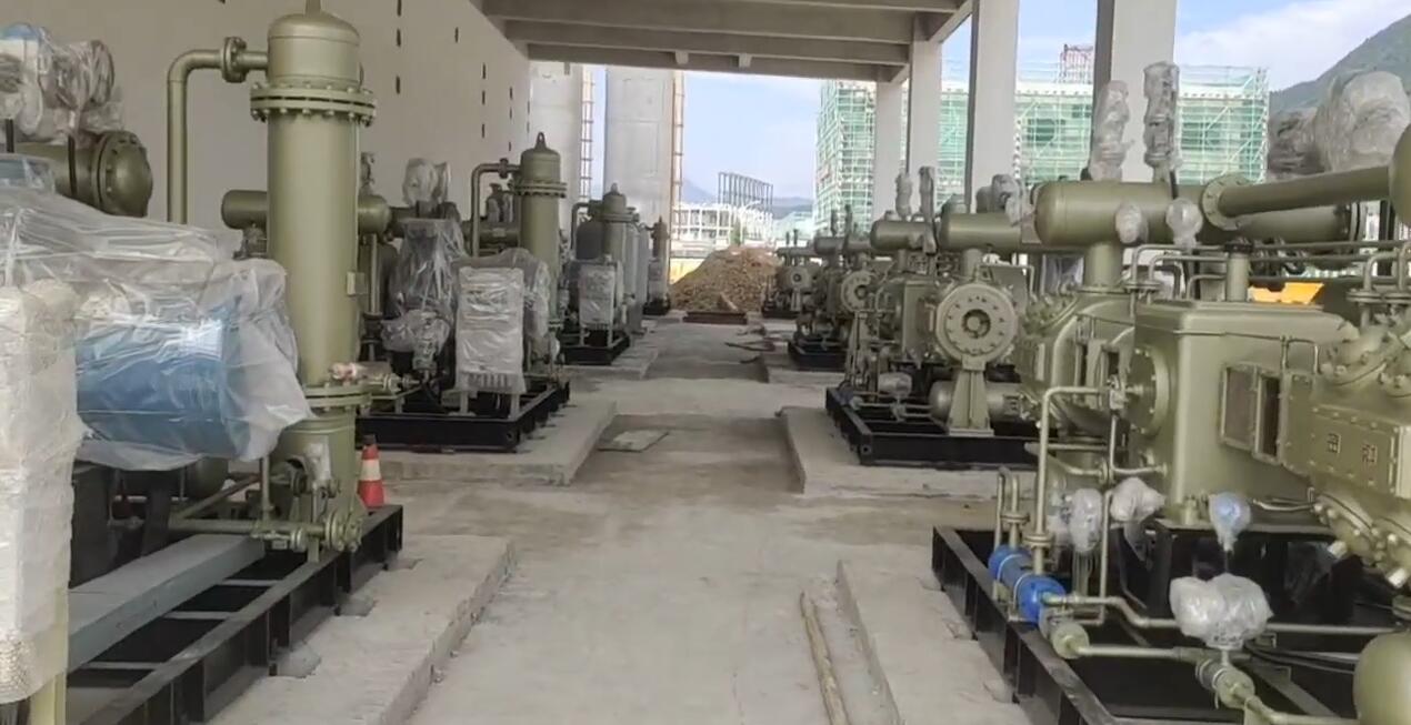 開化合成氯化氫壓縮機(jī)安裝現(xiàn)場(chǎng)展示